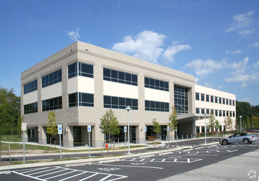 5051 Greenspring Ave, Baltimore, MD for lease - Building Photo - Image 1 of 5