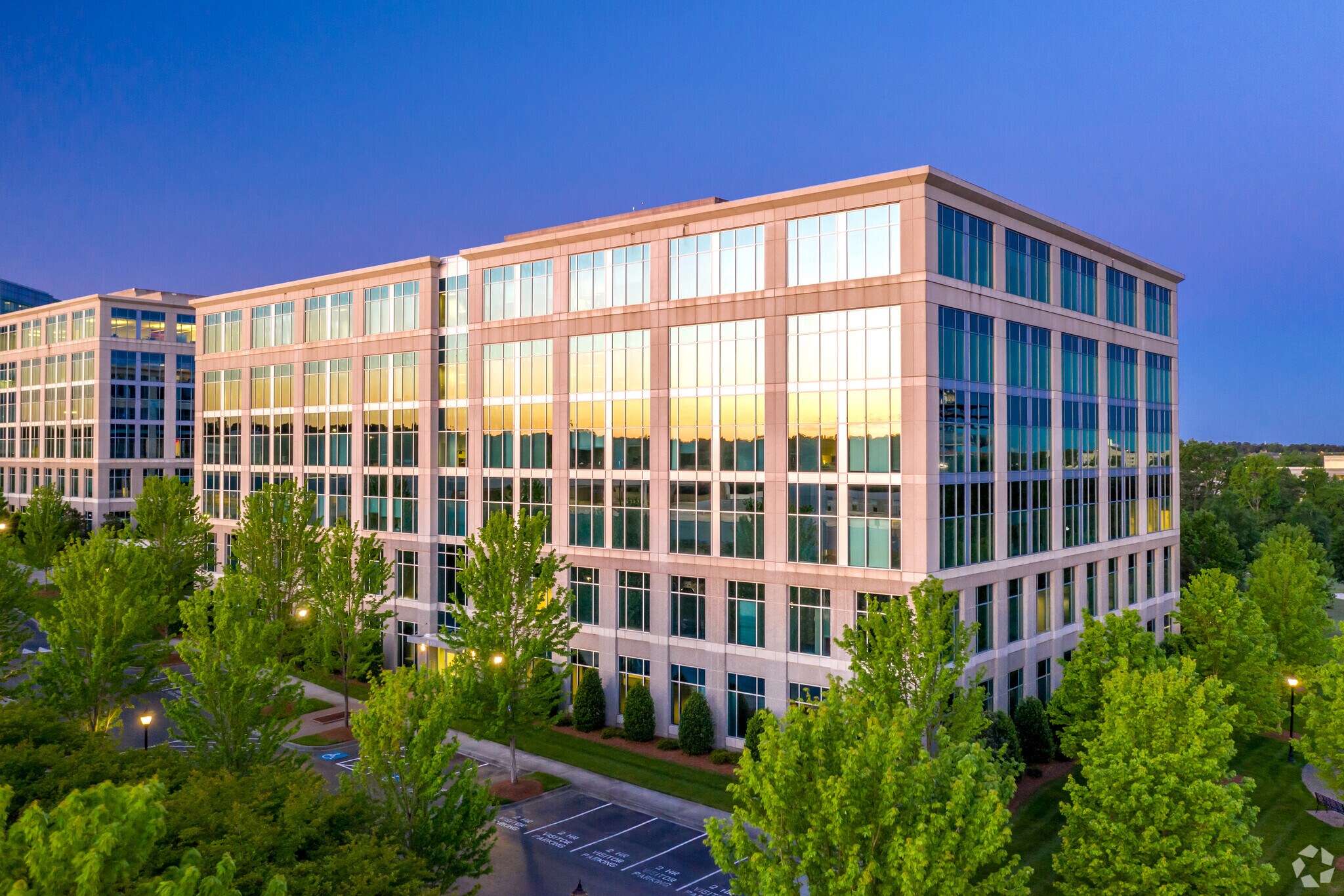 11325 N Community House Rd, Charlotte, NC à louer Photo principale- Image 1 de 8