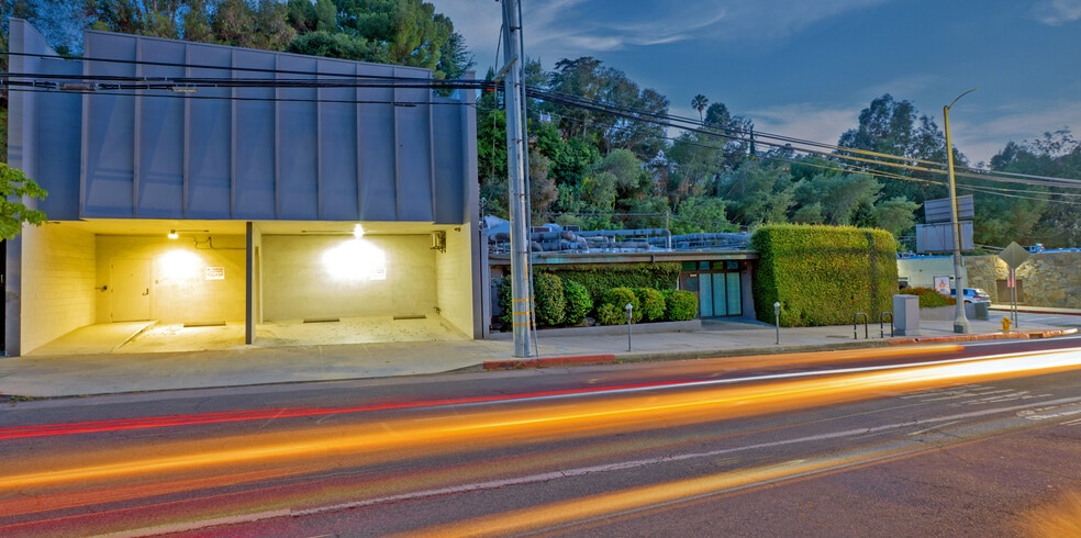 3453 Cahuenga Blvd W, Los Angeles, CA for sale - Primary Photo - Image 2 of 2