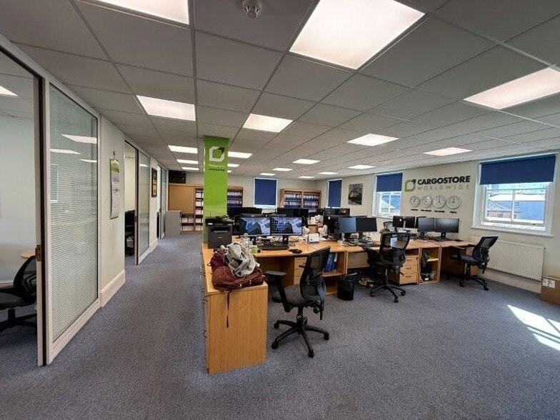 12 Compton Rd, London for sale - Building Photo - Image 3 of 7