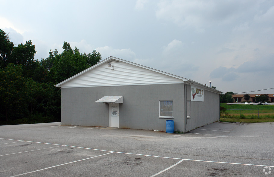 293 Lakewood Dr, Greenville, SC for lease - Building Photo - Image 1 of 3