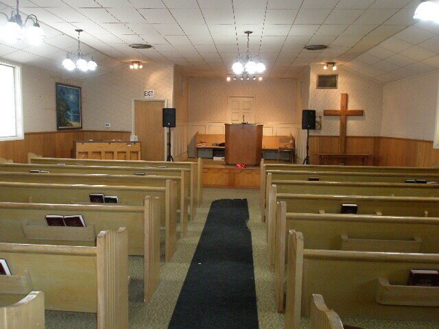 30830 Riverside Dr, Lake Elsinore, CA for sale - Interior Photo - Image 2 of 10