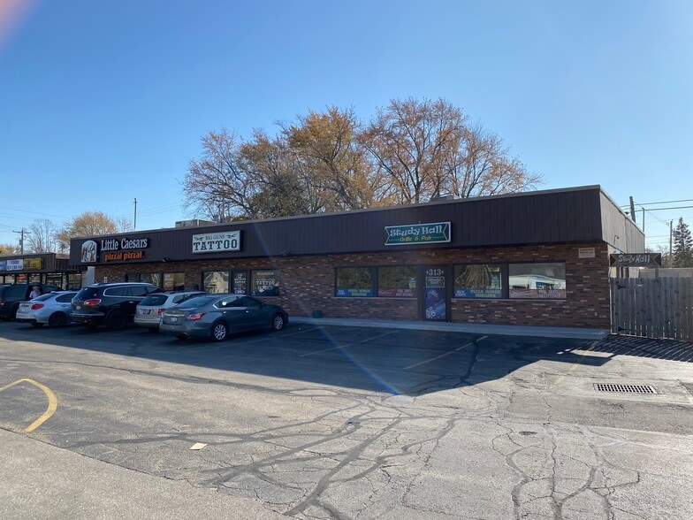 313 E Calumet St, Appleton, WI for lease - Primary Photo - Image 1 of 9