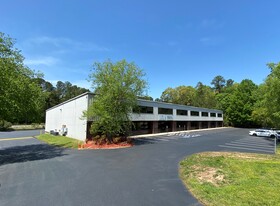 10315 Chapel Hill Rd, Morrisville NC - Entrepôt