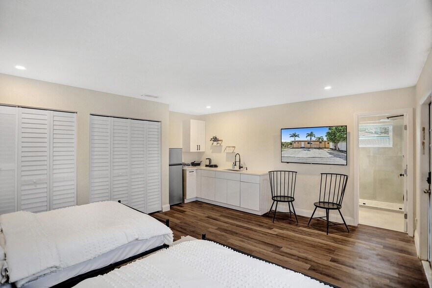 203 NE 2nd Ave, Dania Beach, FL à vendre - Photo du bâtiment - Image 2 de 3