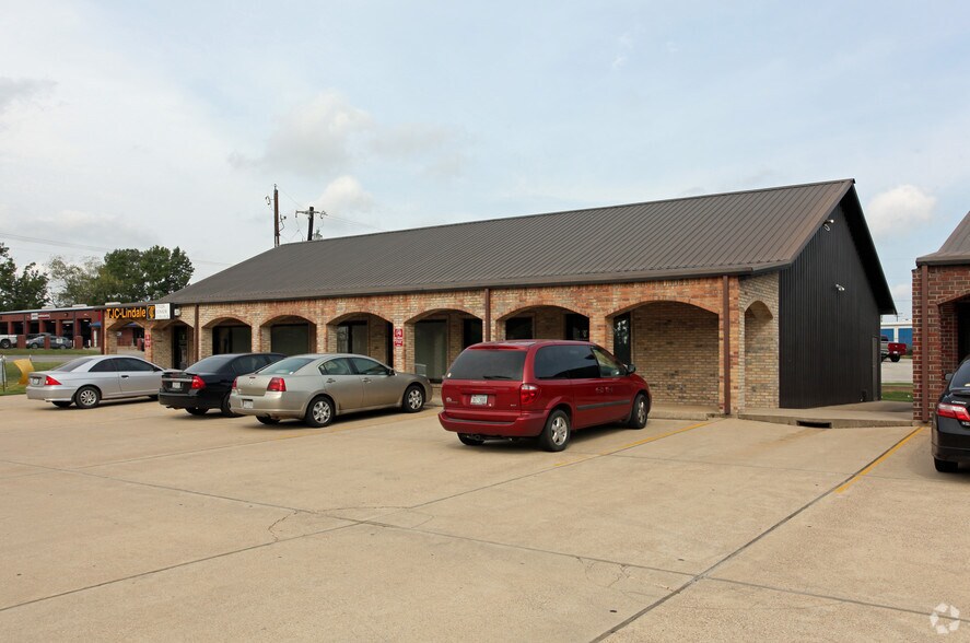 2808 S Main St, Lindale, TX à vendre - Photo du bâtiment - Image 2 de 3