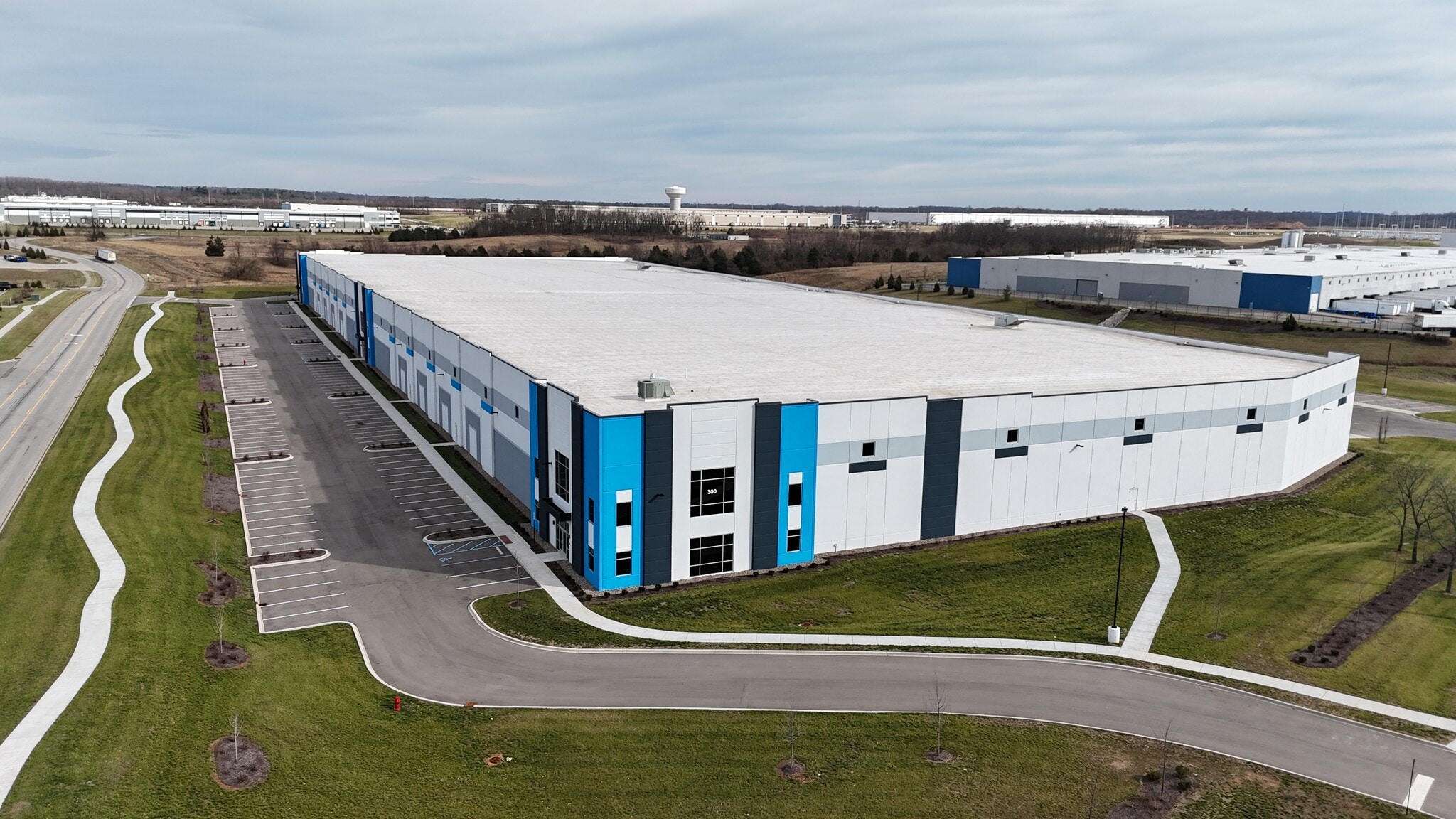 300 Logistics Ave, Jeffersonville, IN for lease Primary Photo- Image 1 of 2