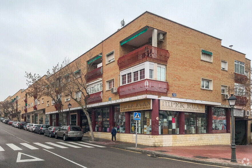 Immeuble residentiel dans Villaviciosa de Odón, Madrid à vendre - Photo du bâtiment - Image 2 de 2