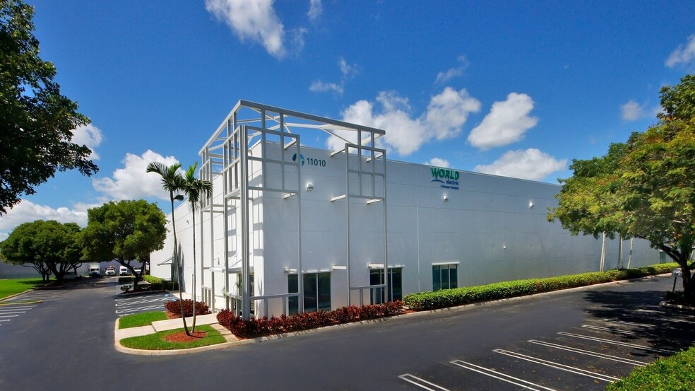 3200 NW 112th Ave, Miami, FL for lease - Building Photo - Image 1 of 2