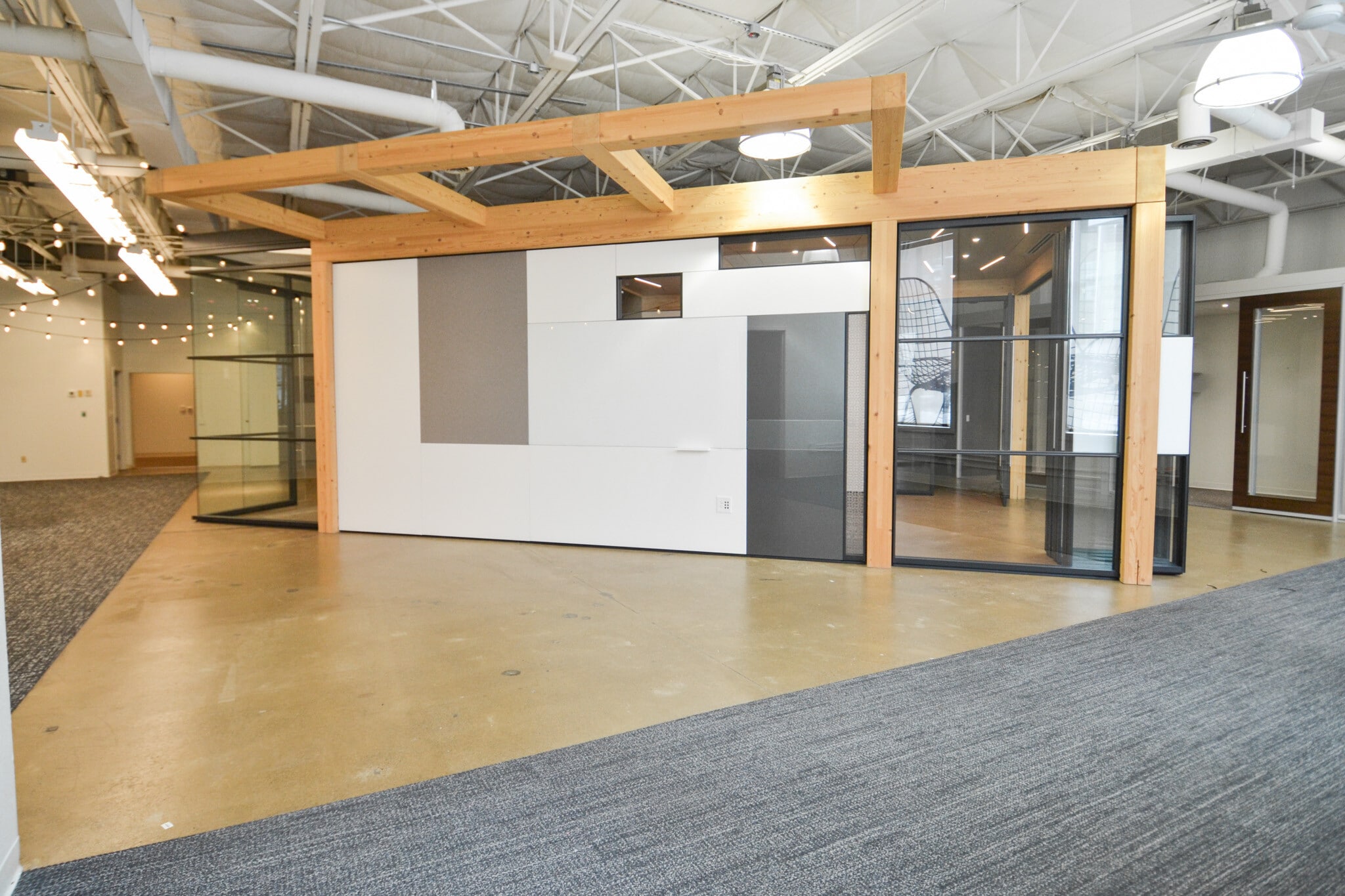 130-136 E Chestnut St, Columbus, OH for lease Interior Photo- Image 1 of 4