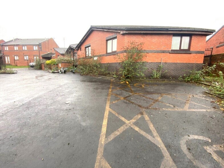 Brookhouse Clos, Blackburn à louer - Photo du bâtiment - Image 2 de 2
