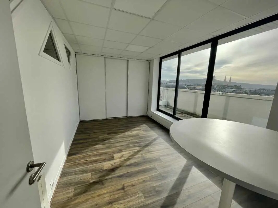 Bureau dans Rouen à louer Photo intérieure- Image 1 de 12
