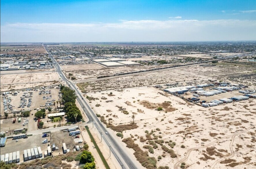 237-241 W Cole Ave, Calexico, CA à vendre - Photo du bâtiment - Image 2 de 13