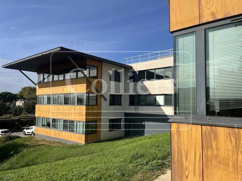 Office in Marseille for lease - Building Photo - Image 2 of 9