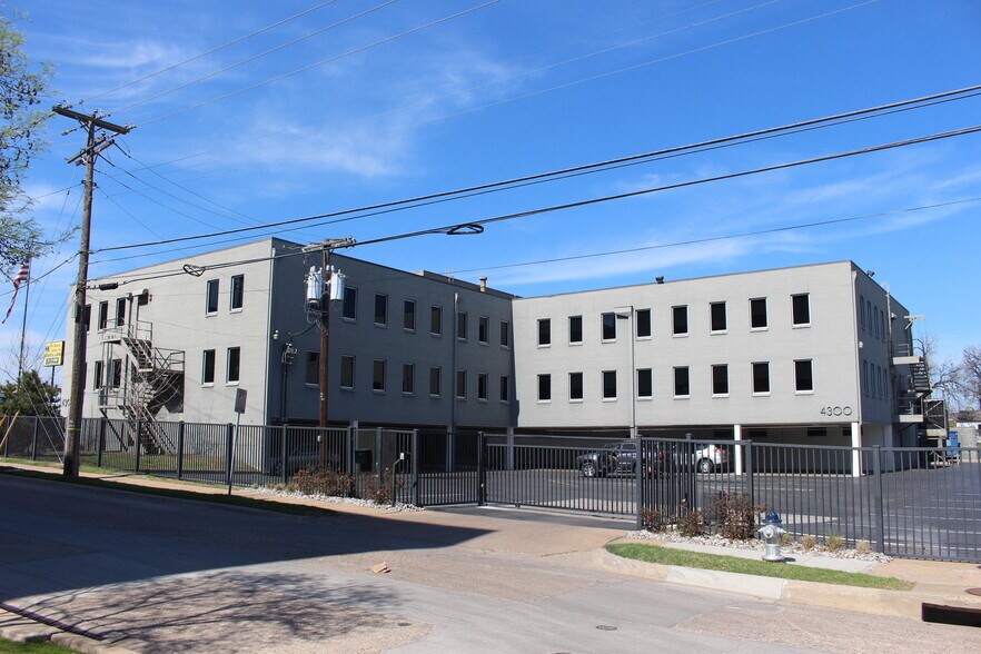 4300 N Central Expy, Dallas, TX à louer - Photo du bâtiment - Image 2 de 6