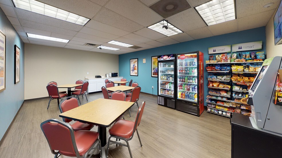 2080 N State Highway 360, Grand Prairie, TX à louer - Numérisation 3D de Matterport - Image 2 de 15