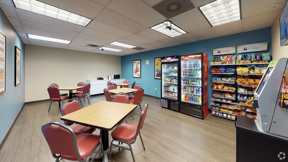 2080 N State Highway 360, Grand Prairie, TX à louer - Numérisation 3D de Matterport - Image 2 de 12