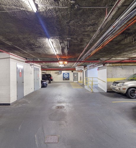 625 Av du Président-Kennedy, Montréal, QC à louer - Photo intérieure - Image 2 de 14