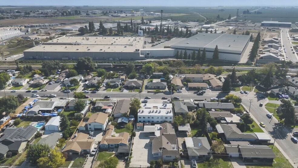 431 W J St, Oakdale, CA à vendre - Vidéo sur l’inscription commerciale - Image 2 de 42