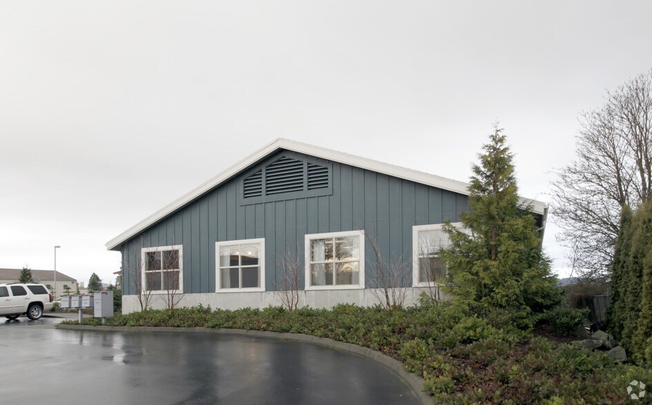 27500 102nd Ave NW, Stanwood, WA à louer - Photo du bâtiment - Image 3 de 3