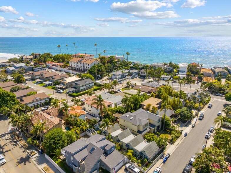 215 Lolita St, Encinitas, CA à vendre - Photo du bâtiment - Image 3 de 29