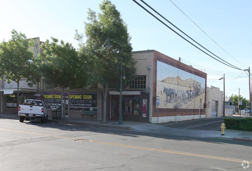 158-166 E Pine St, Exeter, CA for sale - Building Photo - Image 2 of 3