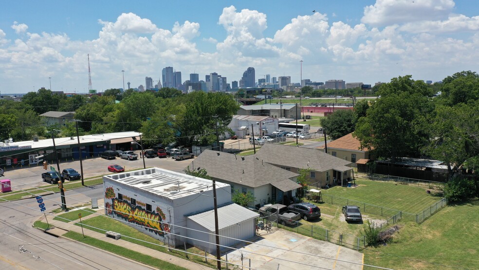 820 S Carroll Ave, Dallas, TX à louer - Photo du bâtiment - Image 2 de 4