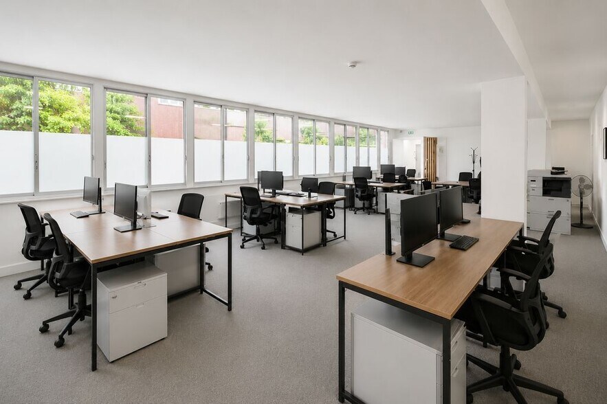 11 Rue Erard, Paris à vendre - Photo du bâtiment - Image 3 de 11