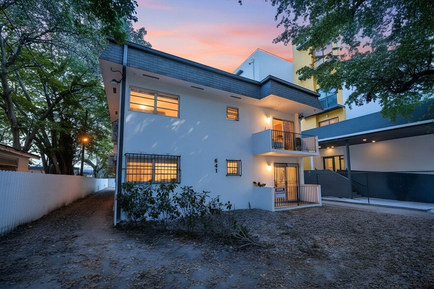 641 NW 2nd St, Miami, FL for sale - Building Photo - Image 2 of 17