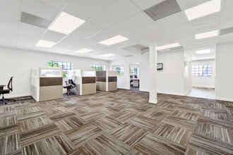 16605 Devonshire St, Granada Hills, CA à louer Photo intérieure- Image 1 de 9