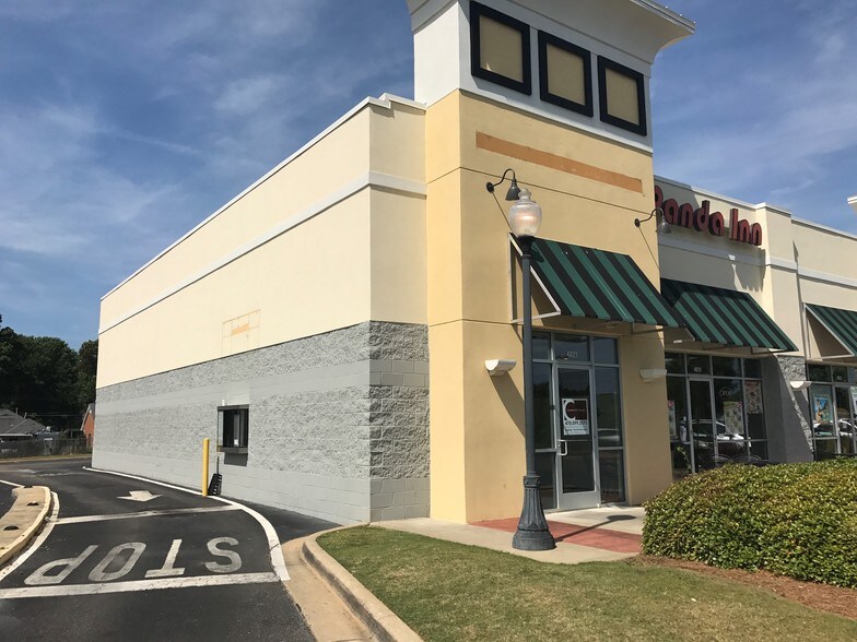 4041 Atlanta Hwy, Montgomery, AL à louer - Photo du bâtiment - Image 2 de 7
