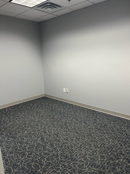 101 Charles St, La Plata, MD for lease - Interior Photo - Image 3 of 20