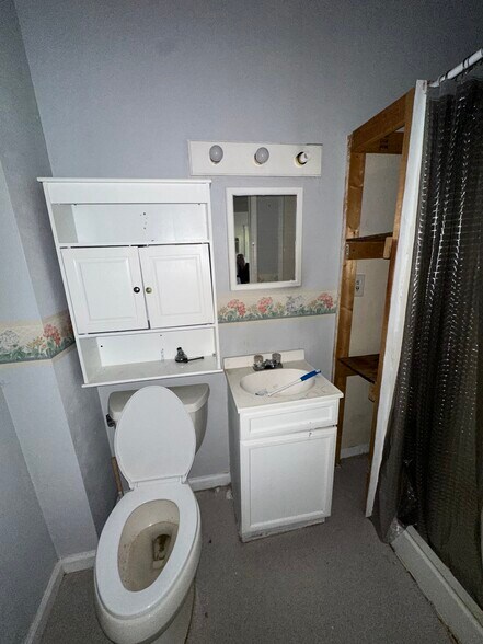 579 Botetourt Rd, Fincastle, VA à vendre - Photo intérieure - Image 2 de 44
