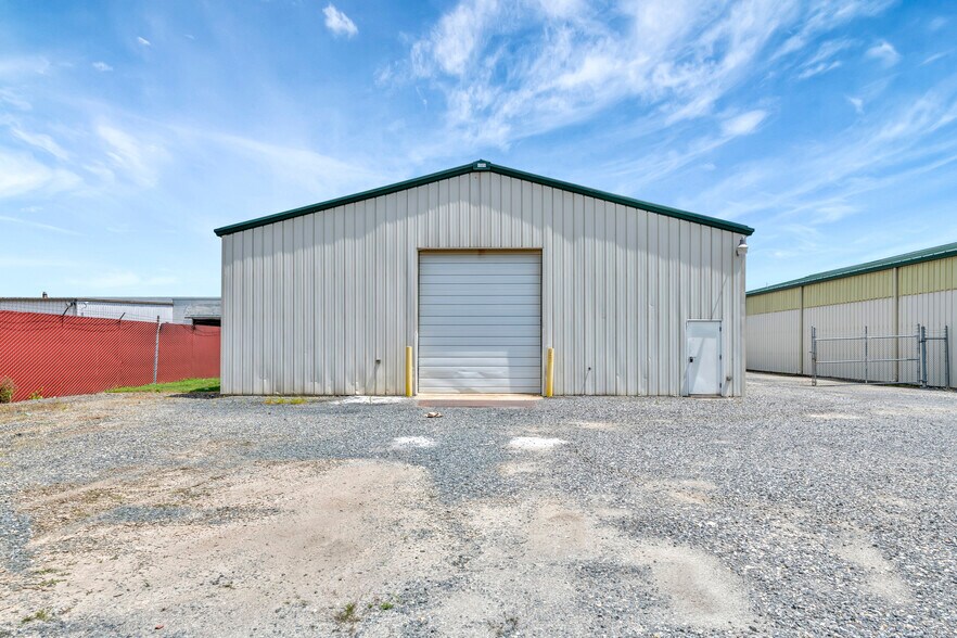19 Davidson Ln, New Castle, DE à louer - Photo du bâtiment - Image 2 de 22
