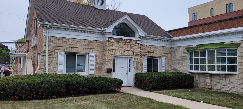 7712 & 7716 W North Avenue, Elmwood Park, IL à louer - Photo du bâtiment - Image 2 de 18