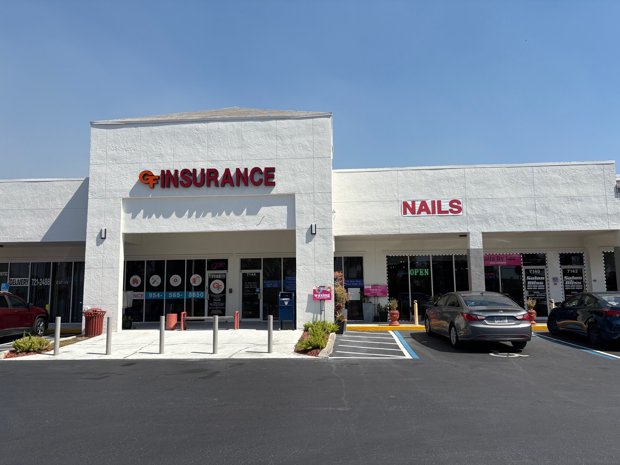 7118-7170 N Nob Hill Rd, Tamarac, FL for lease Building Photo- Image 1 of 4