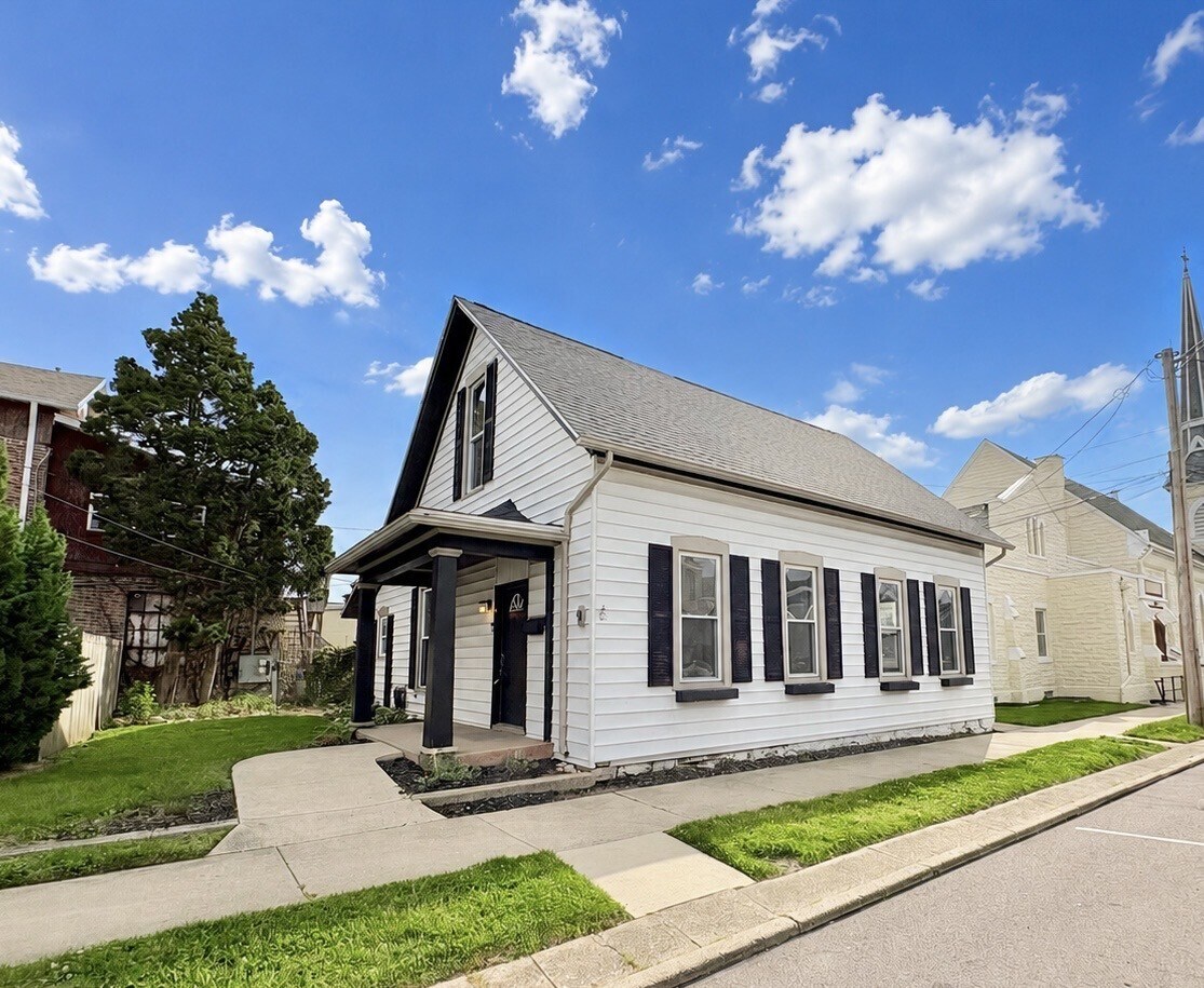 9 E Canal St, Troy, OH à vendre Photo du bâtiment- Image 1 de 29
