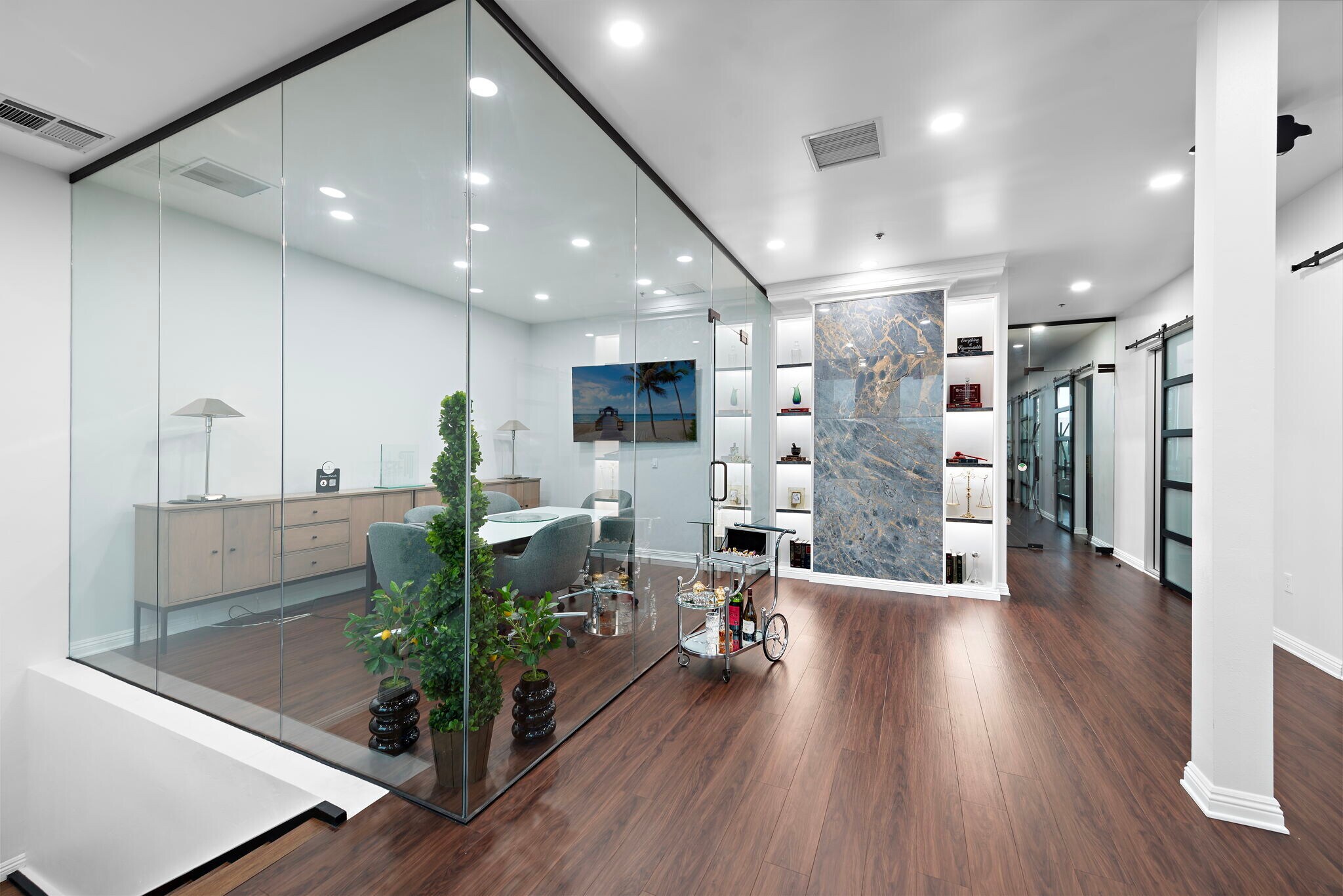 9090 Irvine Center Dr, Irvine, CA à vendre Photo principale- Image 1 de 9