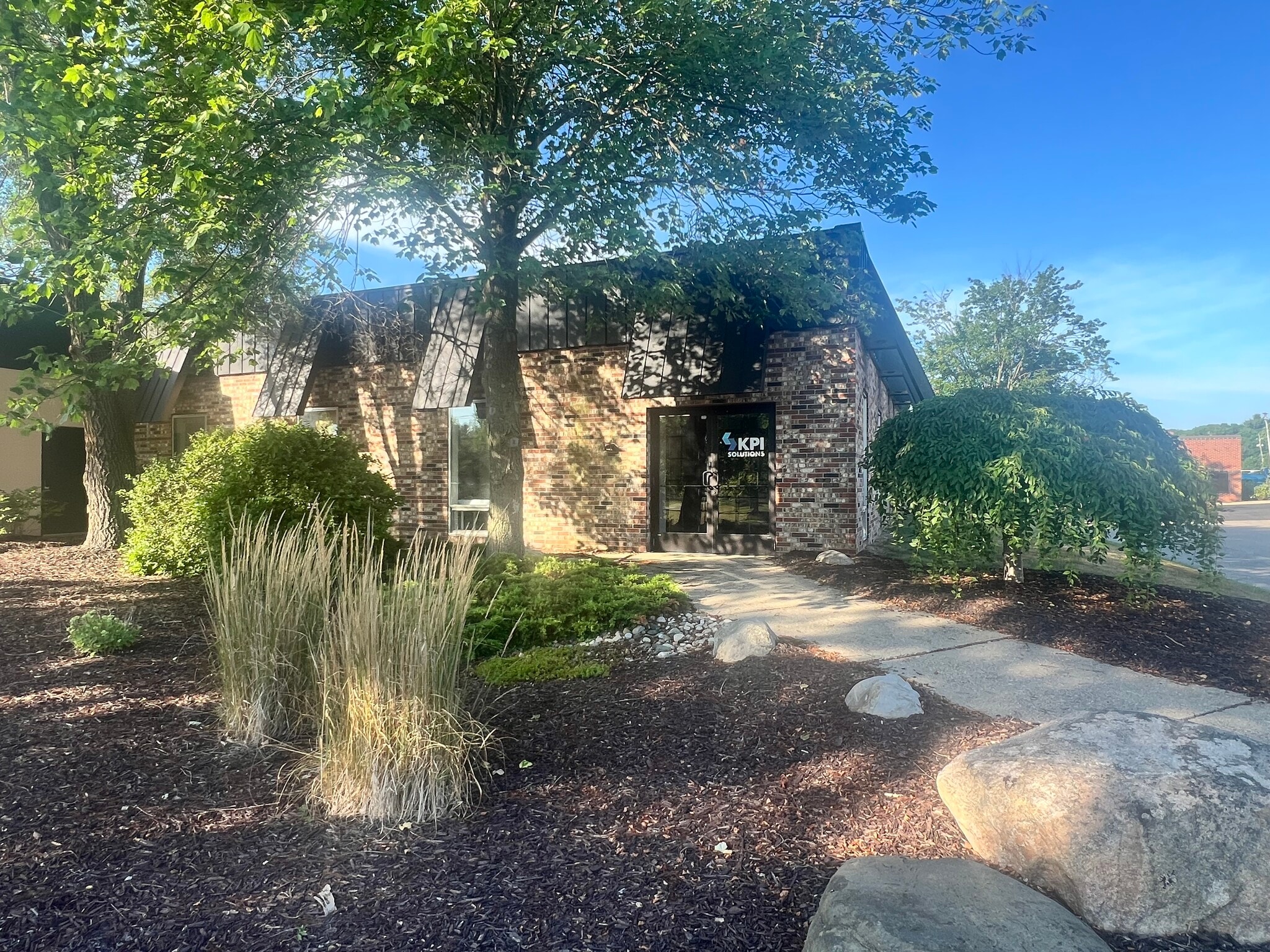 5716 W River Rd NE, Belmont, MI for lease Interior Photo- Image 1 of 9