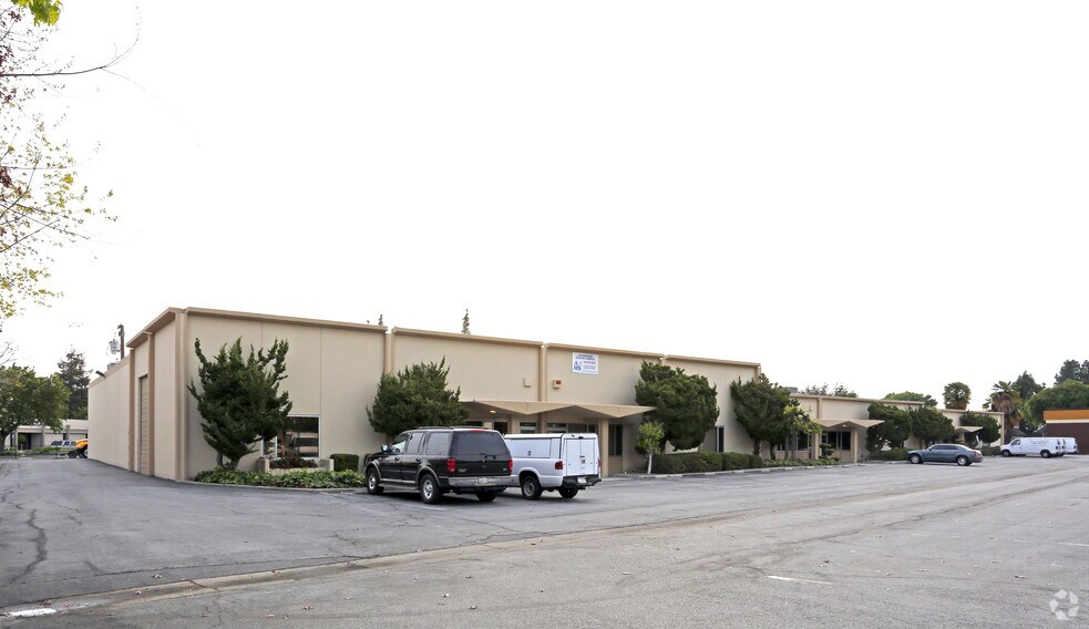 1725 De la Cruz Blvd, Santa Clara, CA à louer - Photo du bâtiment - Image 3 de 6