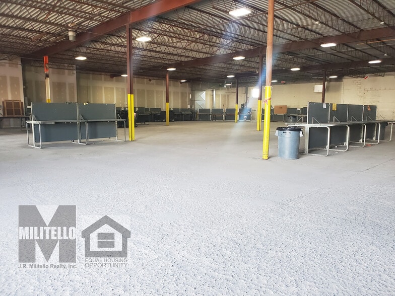 2576 Walden Ave, Buffalo, NY for lease - Building Photo - Image 2 of 2