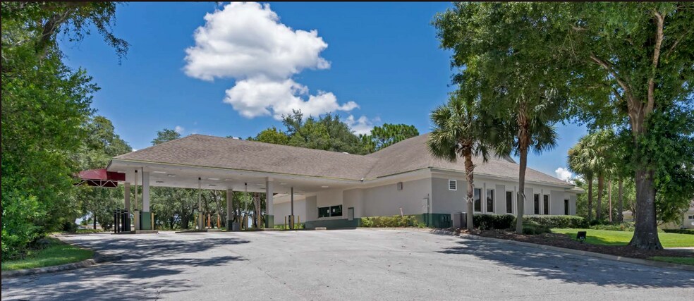 431 US-441, Lady Lake, FL à louer - Photo du bâtiment - Image 3 de 12
