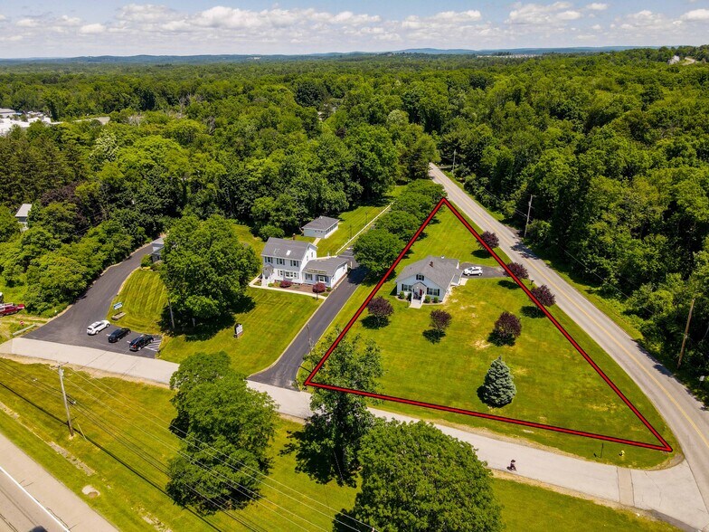 3 Mac Farlane Rd, Wappingers Falls, NY à vendre - Photo du bâtiment - Image 2 de 5