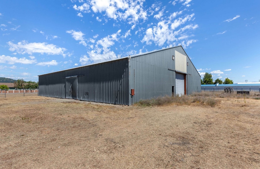 7836 W Boekel Rd, Rathdrum, ID à vendre - Photo du bâtiment - Image 3 de 9