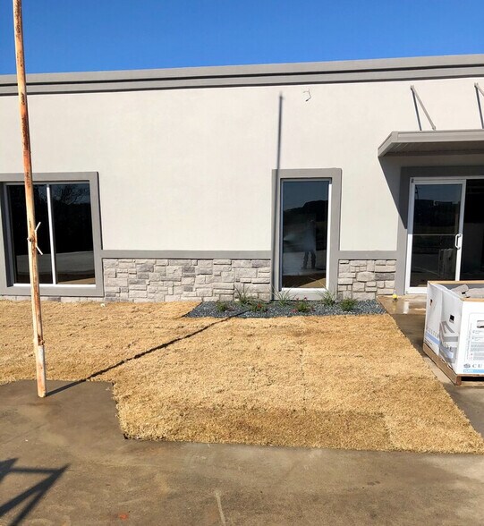 13624 State Highway 31 W, Tyler, TX à louer - Photo du bâtiment - Image 3 de 14