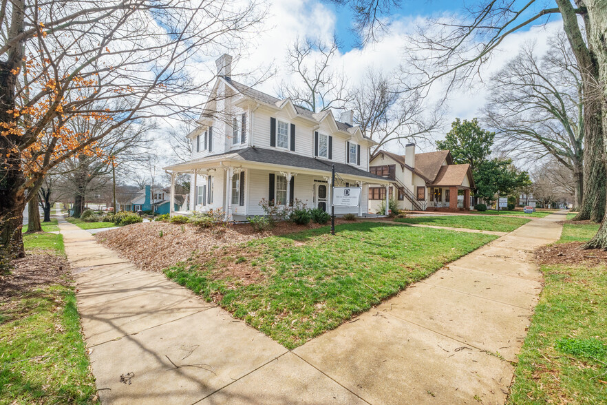 328 E Broad St, Statesville, NC à vendre - Photo du bâtiment - Image 3 de 8