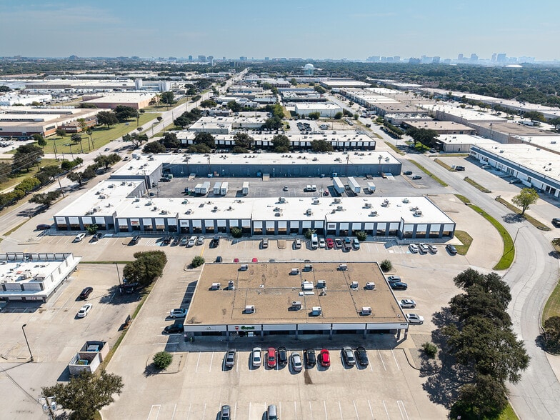 14934 Webb Chapel Rd, Farmers Branch, TX à louer - Aérien - Image 2 de 15