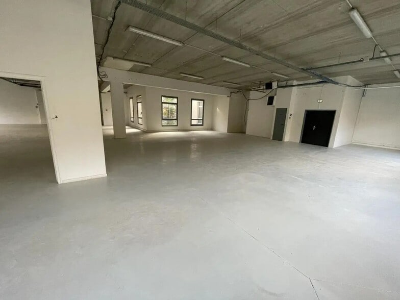 Flex in Roissy-en-France for lease - Interior Photo - Image 1 of 5