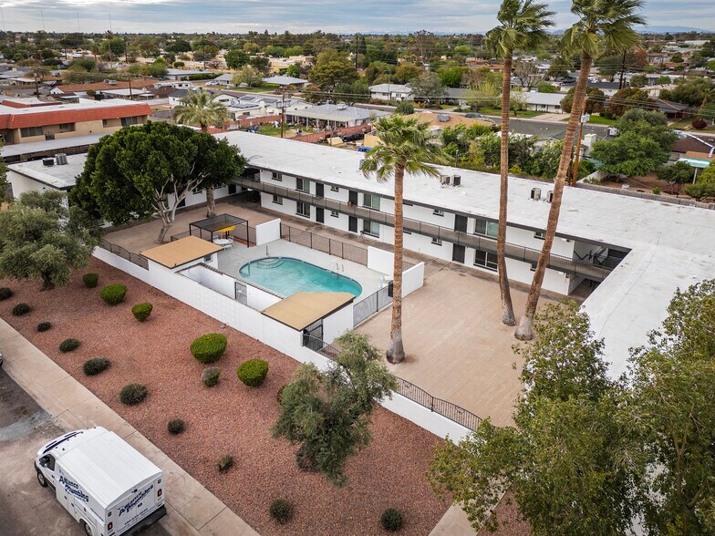 2014 W Berridge Ln, Phoenix, AZ à vendre - Photo du bâtiment - Image 2 de 37