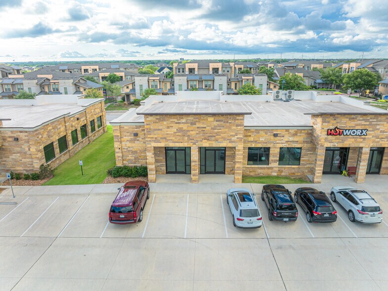3387 E University Dr, Bryan, TX à louer - Photo du bâtiment - Image 2 de 6